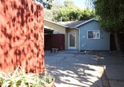 Photo - Showings Friday 8/15 2-3pm--Adorable Priva... House
