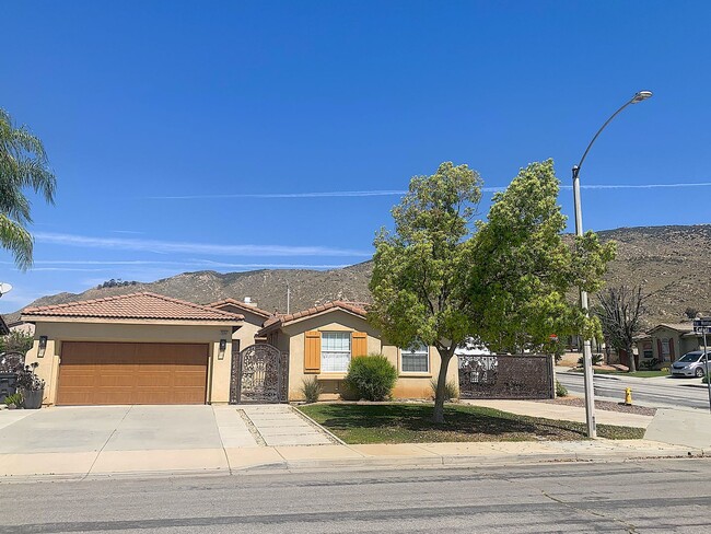 Building Photo - Single Story With Gated RV Parking!