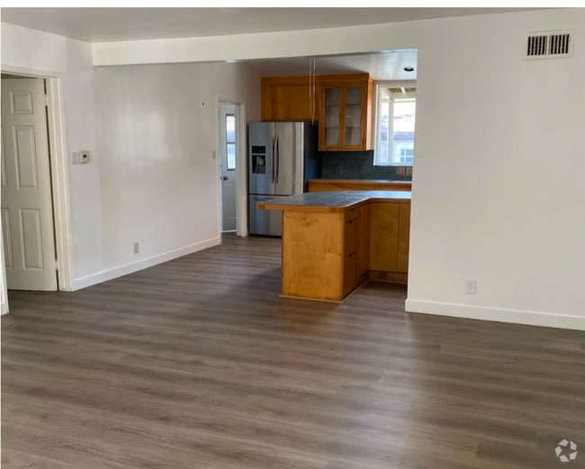 Building Photo - 155 S Madison Ave Rental