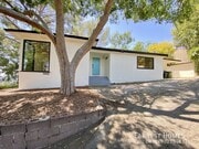 Photo - 2736 Hollyridge Dr House