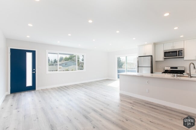 Photo - 3872 Bentley Ave Unit B