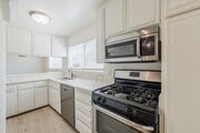 Photo - Beautiful remodeled 2 bed 2 bath townhome ...