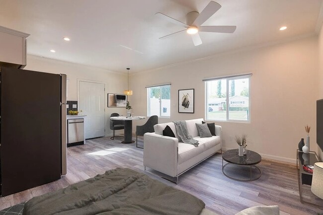 Photo - 7018 Lurline Ave