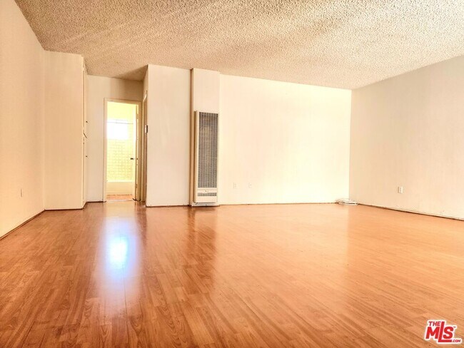 Photo - 3055 Foothill Blvd Unit 1