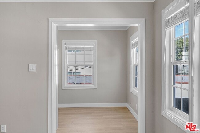 Photo - 1/2 W Olympic Blvd