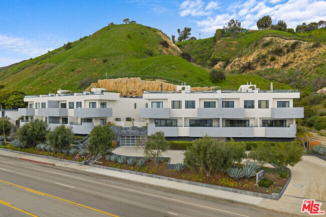 Photo - 22065 Pacific Coast Hwy Unit 4
