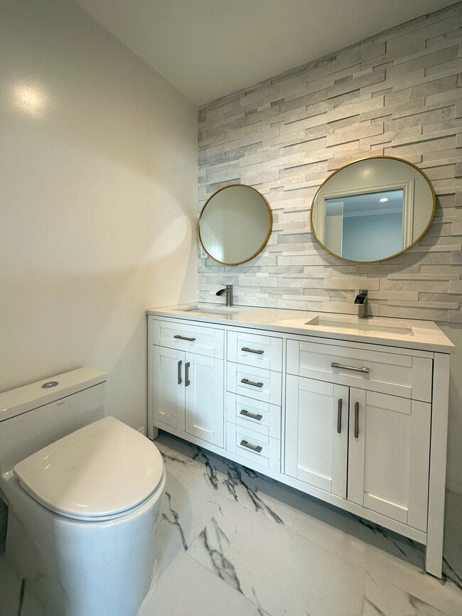Bathroom - 513 Archwood Pl Unit 1