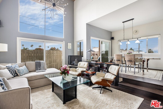 Building Photo - 817 10th St Unit #206