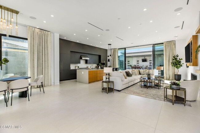 Photo - 829 Flower Ave