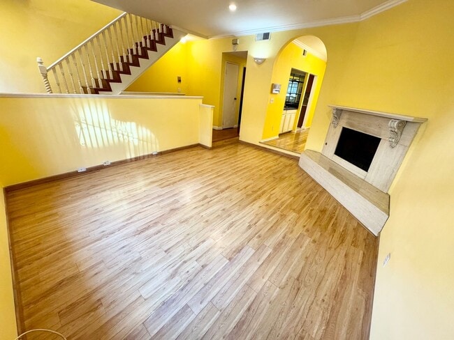 Photo - *** Charming 4 bed 3.5 bath Alhambra Townhome ***