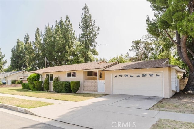 Photo - 10826 Blucher Ave