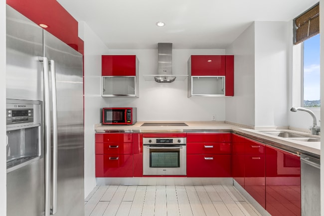 Building Photo - 10747 Wilshire Blvd Rental