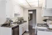 1BR, 1BA - 701SF - Kitchen - Canyon Pines Apartments