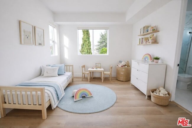 Photo - 11241 Morrison St Unit 6