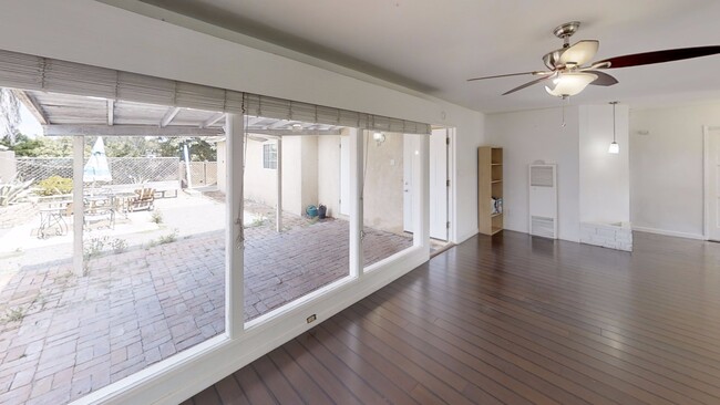 Building Photo - 5BD/2BA, Great Private Yard! Rental