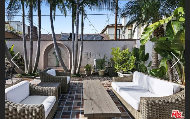 Photo - 349 S La Peer Dr