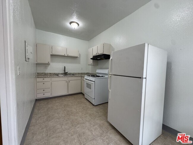 Photo - 920 S Hobart Blvd Unit 210