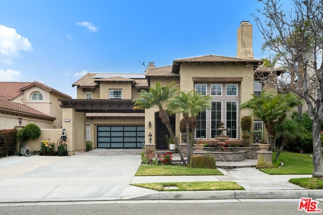 Photo - 996 N Antonio Cir House