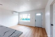 Photo - 784 E Walton St