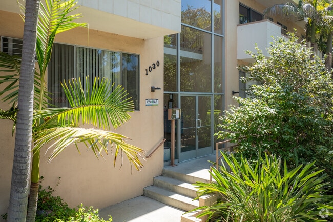 Entrance - Harper Arms