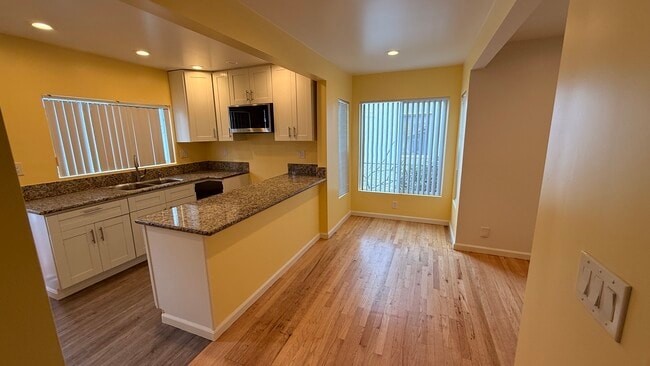 Photo - 659 W Riggin St Unit Riggin