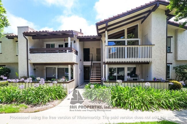 Building Photo - Beatiful Home in the Gated Sea Spray Community!