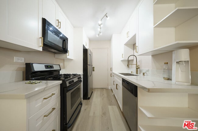 Building Photo - 421 La Fayette Park Pl Unit 216