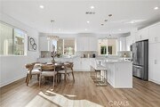 Photo - 637 S Lyon St