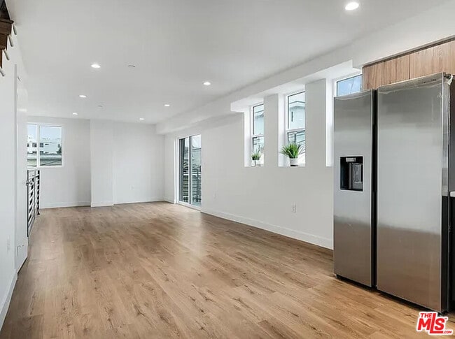 Photo - 334 Alexandria Ave