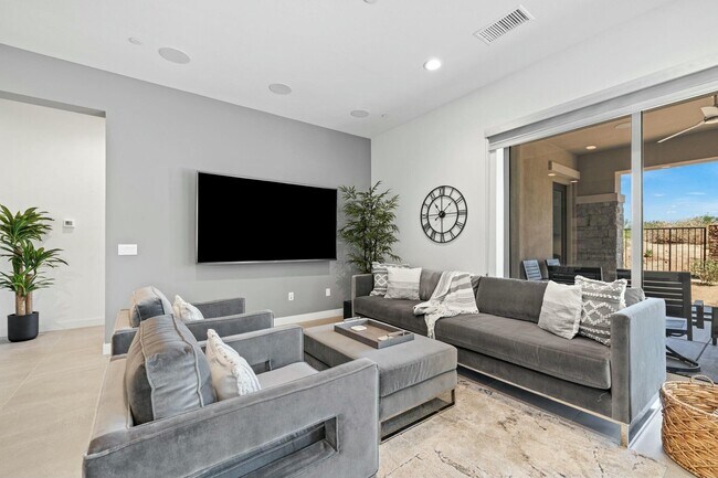 Photo - 302 Retreat Cir