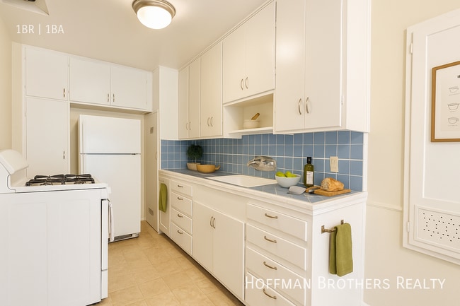 Photo - 8262 Blackburn Ave