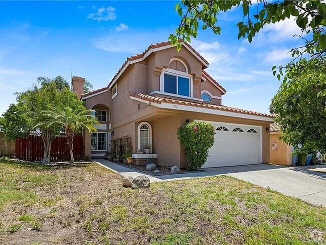 Building Photo - Spacious Two-Story Home in Lake Elsinore