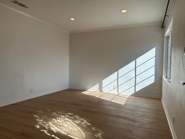 Photo - 8525 Hargis St