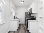 Photo - 608 W 6th St Unit 08