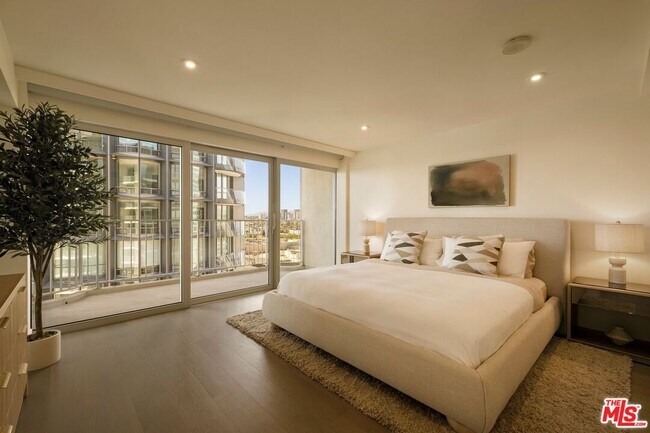 Photo - 2025 Ave of the Stars Unit 1207