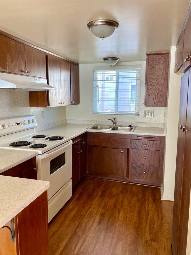 Photo - 21107 Victor St Unit Townhouse