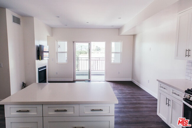 Photo - 1431 S Sherbourne Dr Unit 4