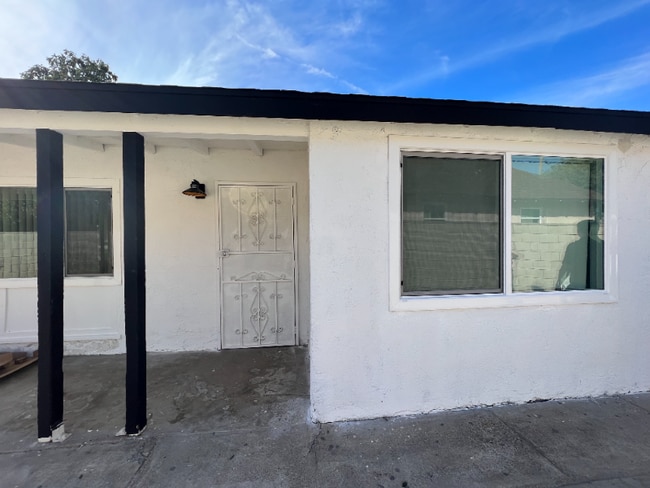 Photo - 924 W Chestnut Ave Unit 1/2