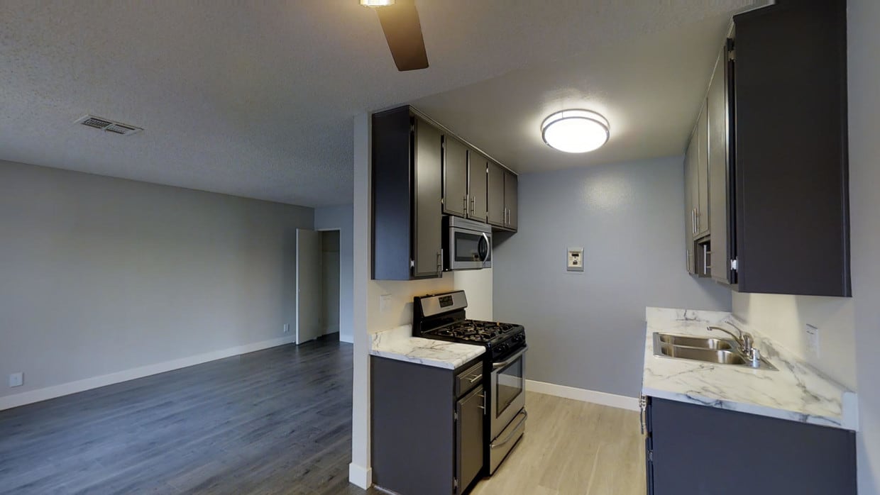 3D Tour - Sherman Oaks Gardens