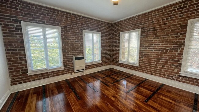 Building Photo - The Hannah on 9th- Where Historic Charm Me... Rental