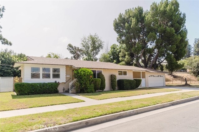 Photo - 10826 Blucher Ave