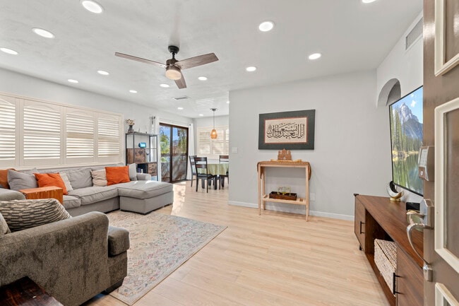 Photo - 18122 Sundowner Way Unit 1101