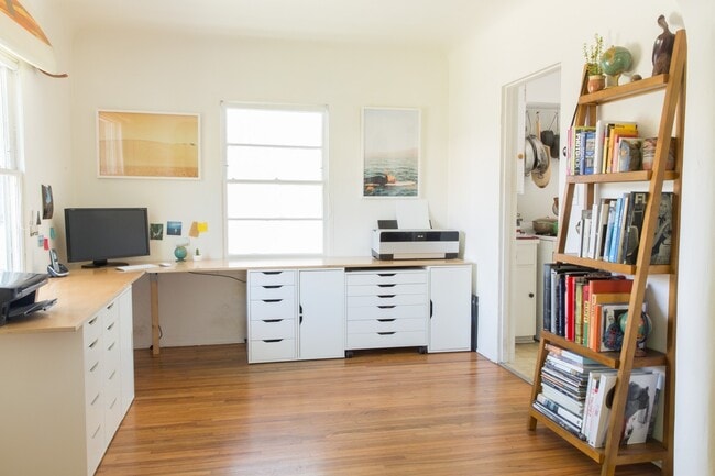 Building Photo - VENICE BEACH COTTAGE Unit 46