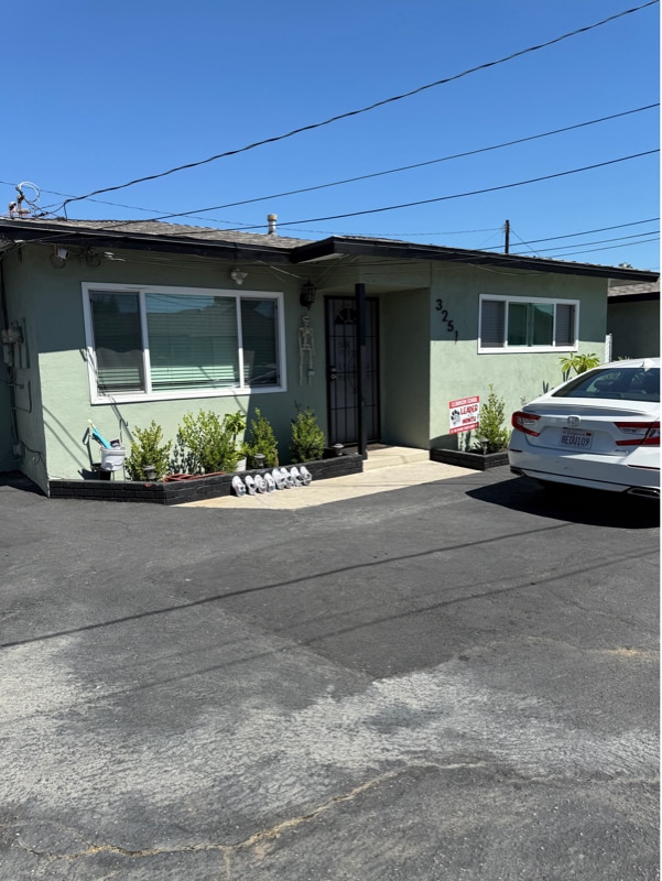Building Photo - 3251 Stevens Ave Rental