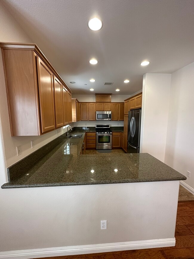 Photo - 715 Garonne St