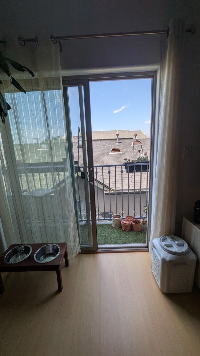 Photo - 5232 Satsuma Ave Unit 305