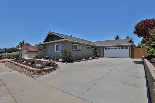 Building Photo - Charming 3-bedroom home in Bay Ho