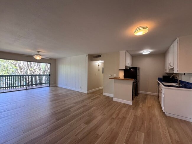 Photo - 576 N Bellflower Blvd