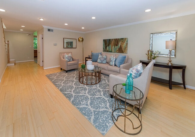 Photo - 4610 Densmore Ave Unit 9