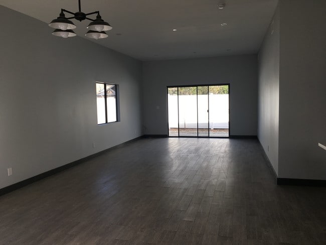 Photo - 6624 Kester Ave